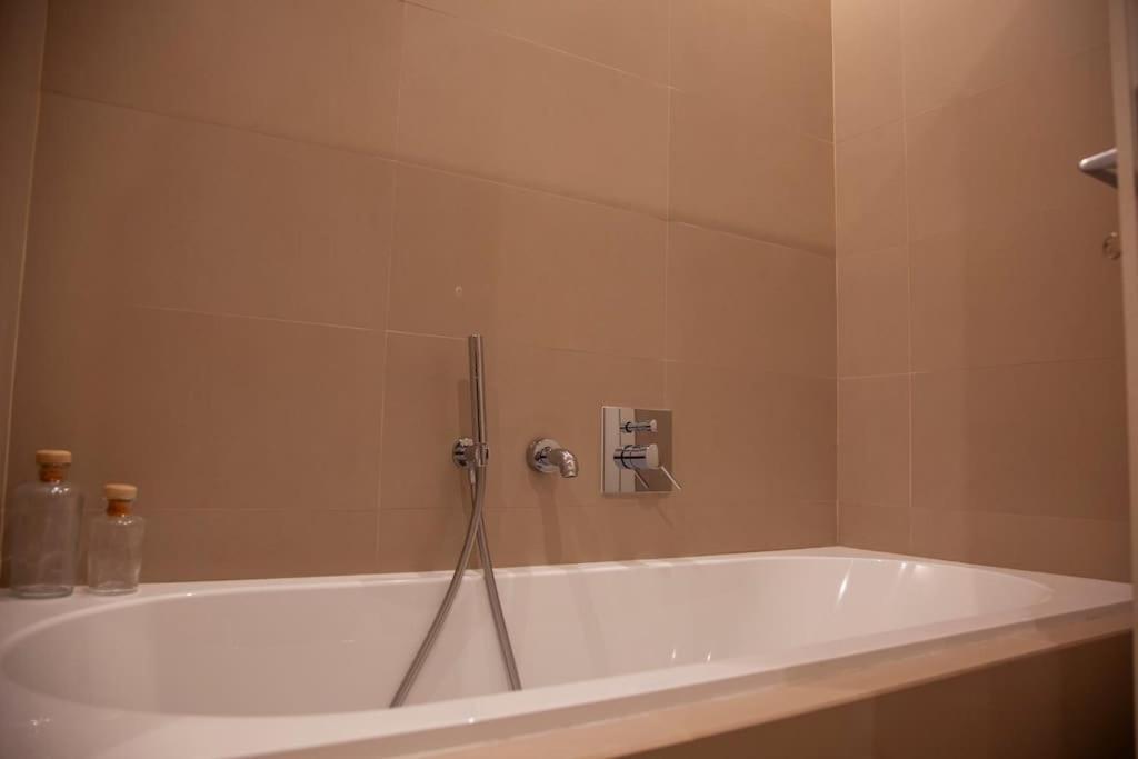 Roma, Gemelli Casa Eleganza, Resort Modernista Luaran gambar